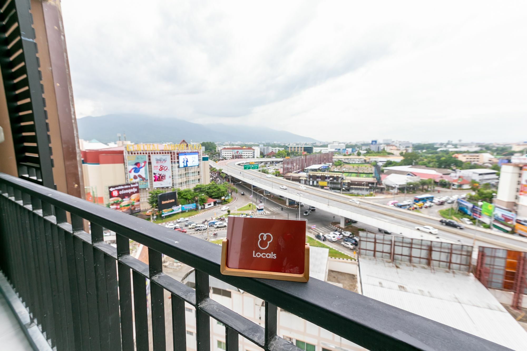 Locals Prio Chiangmai Central Airport Plaza Чіангмай Екстер'єр фото